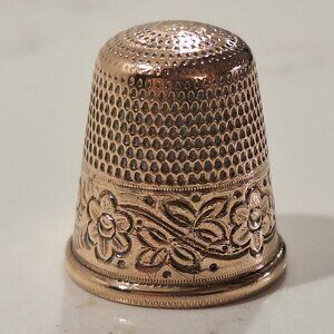 Beautiful Antique Stern Bros. Co. Gold Thimble